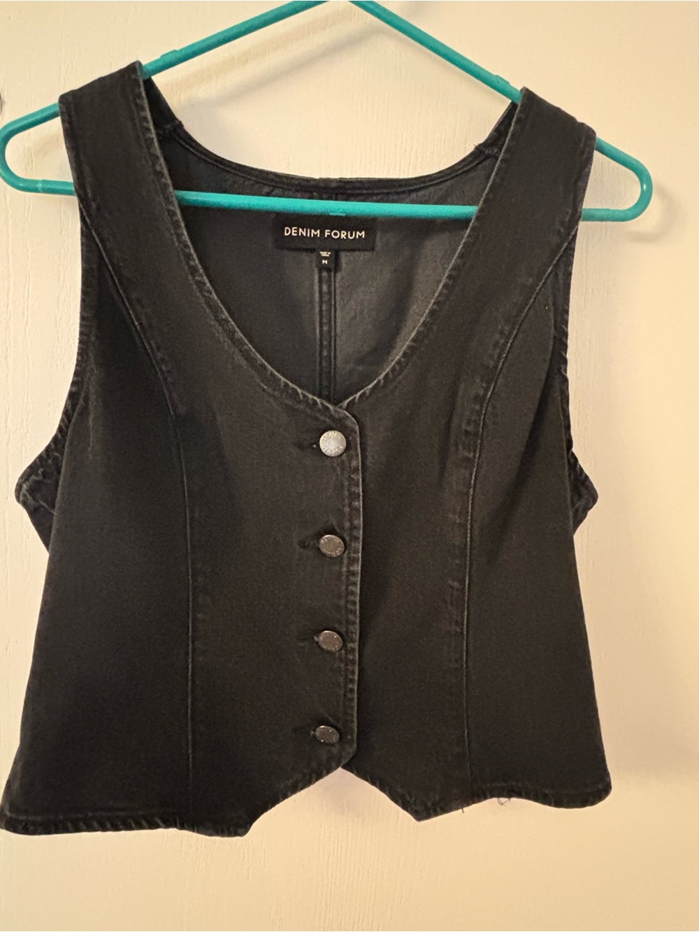 Denim Forum Black Button-Front Denim Vest Crop Top - Picture 1 of 3